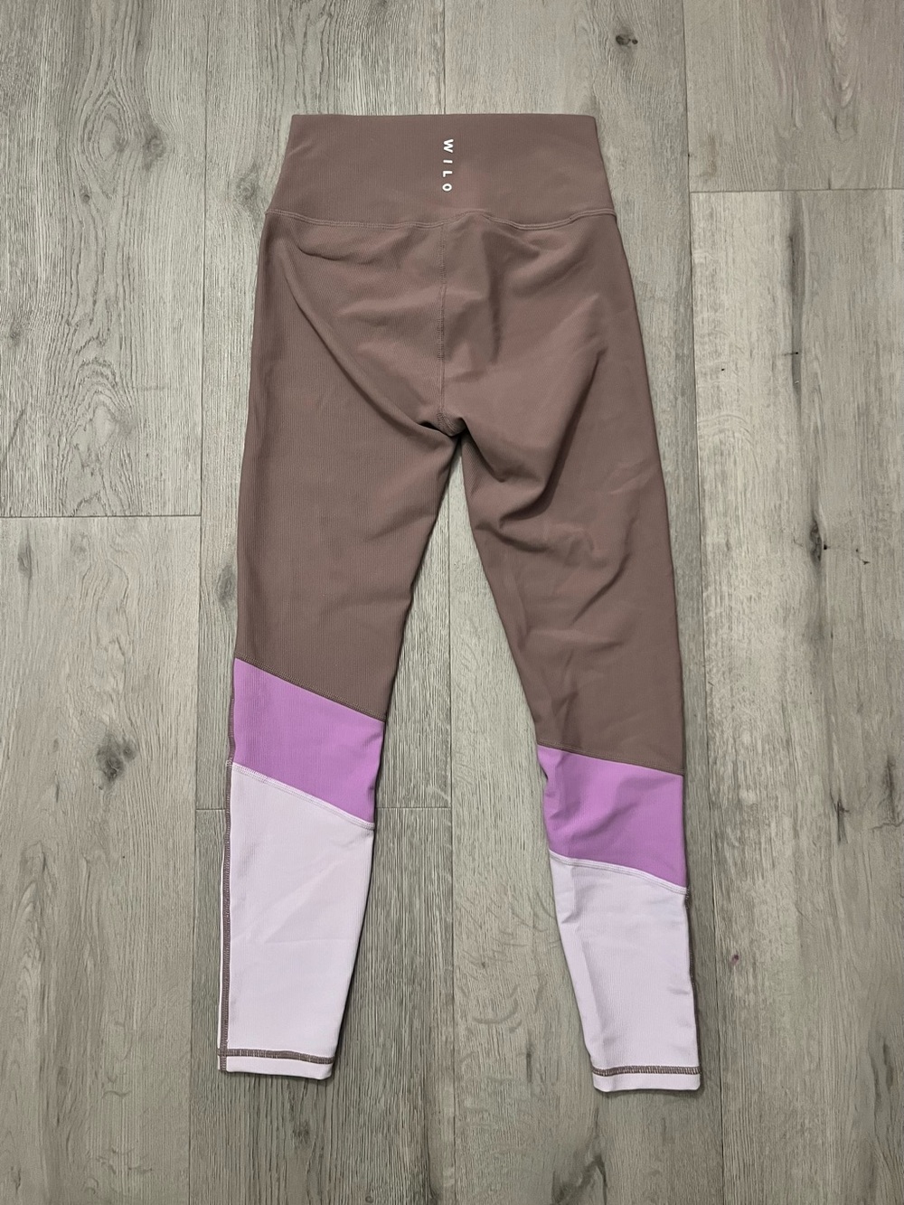 Wilo Women's Colorblock High-Rise Leggings in Mauve with Lilac Panels